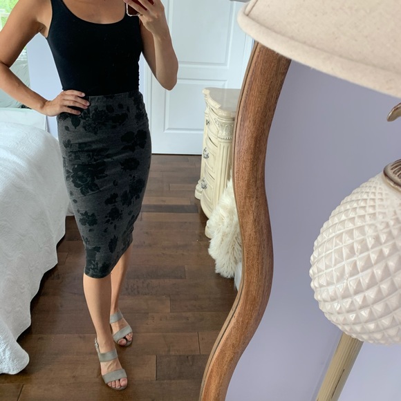 Garage Grey Floral Pattern Midi Skirt - Picture 3 of 7